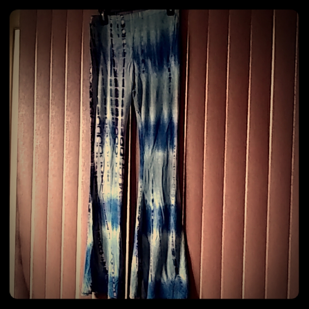 High waisted adorable tye dye bell bottoms
